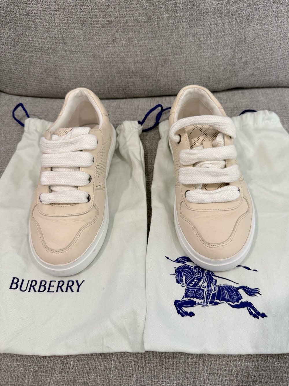 Burberry Kids Noah Trainers in Beige
